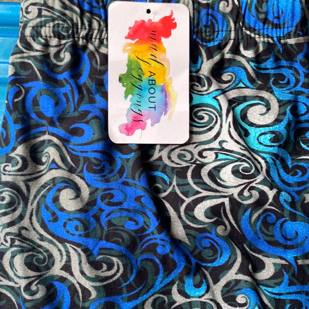 Leggings 1 pair size extra plus “mad about leggings”